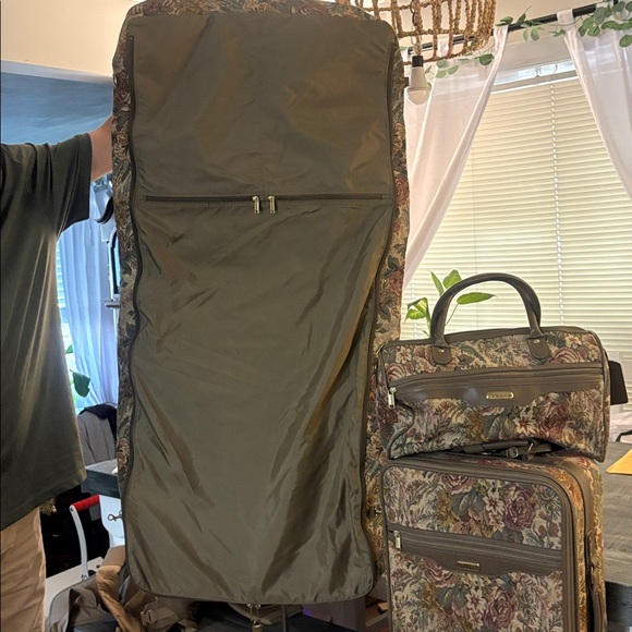 3 piece vintage Jaguar luggage set - Picture 4 of 15